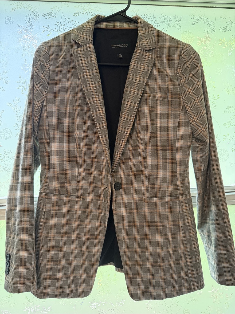 Banana Republic Black, Beige, and Cream Plaid Long and Lean Blazer